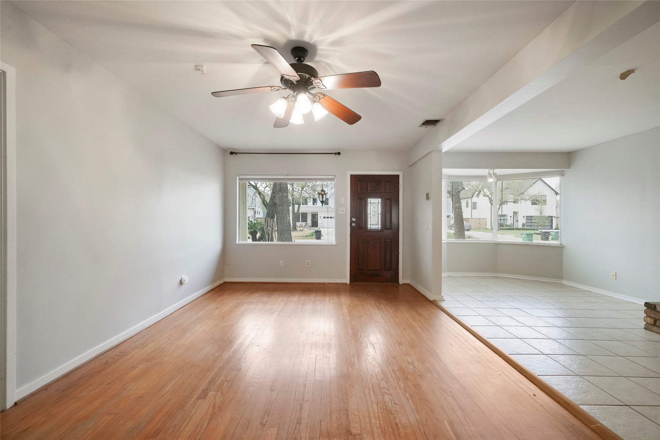 930 42nd Street Property Photo 4