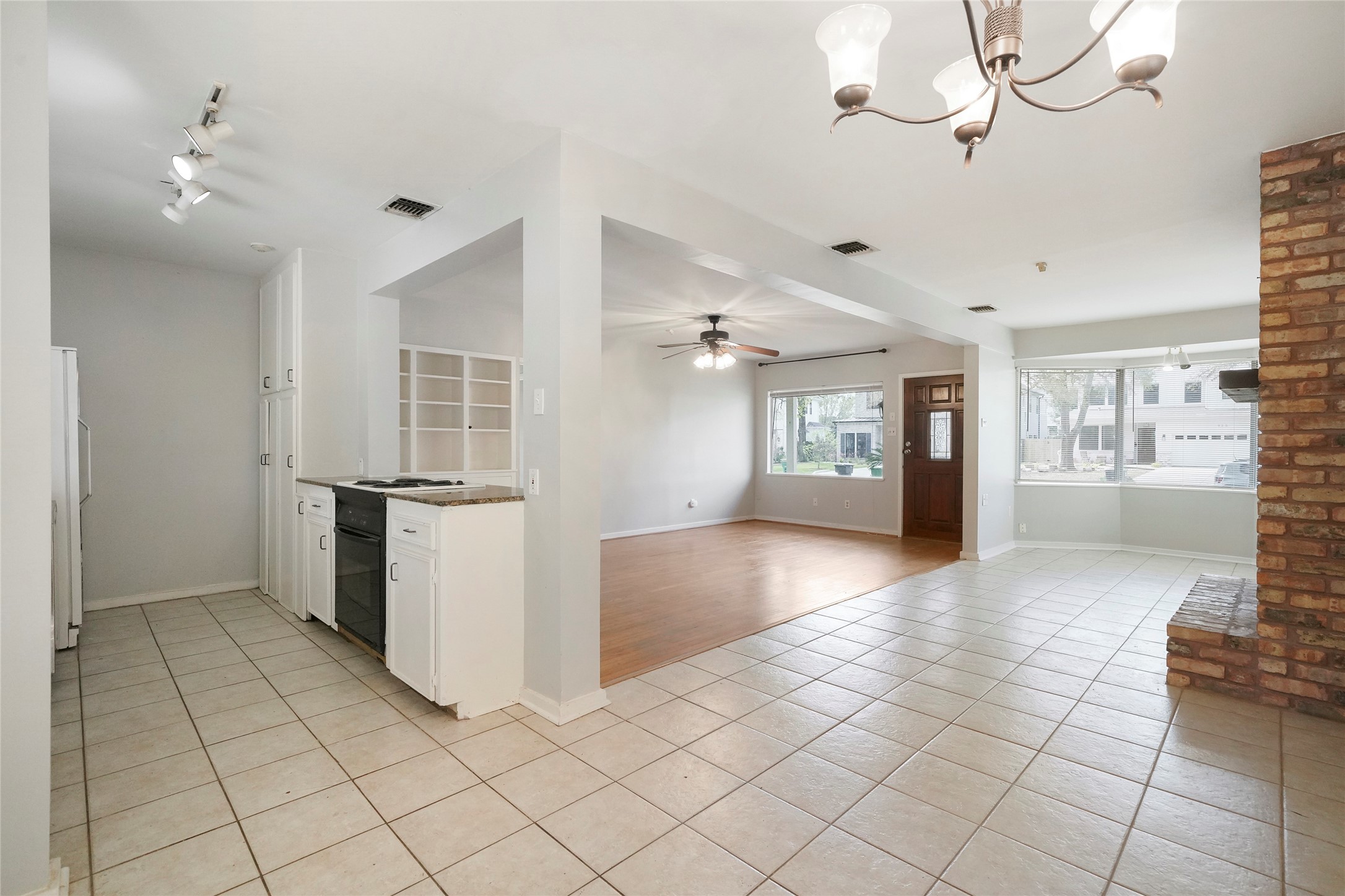 930 42nd Street Property Photo 6