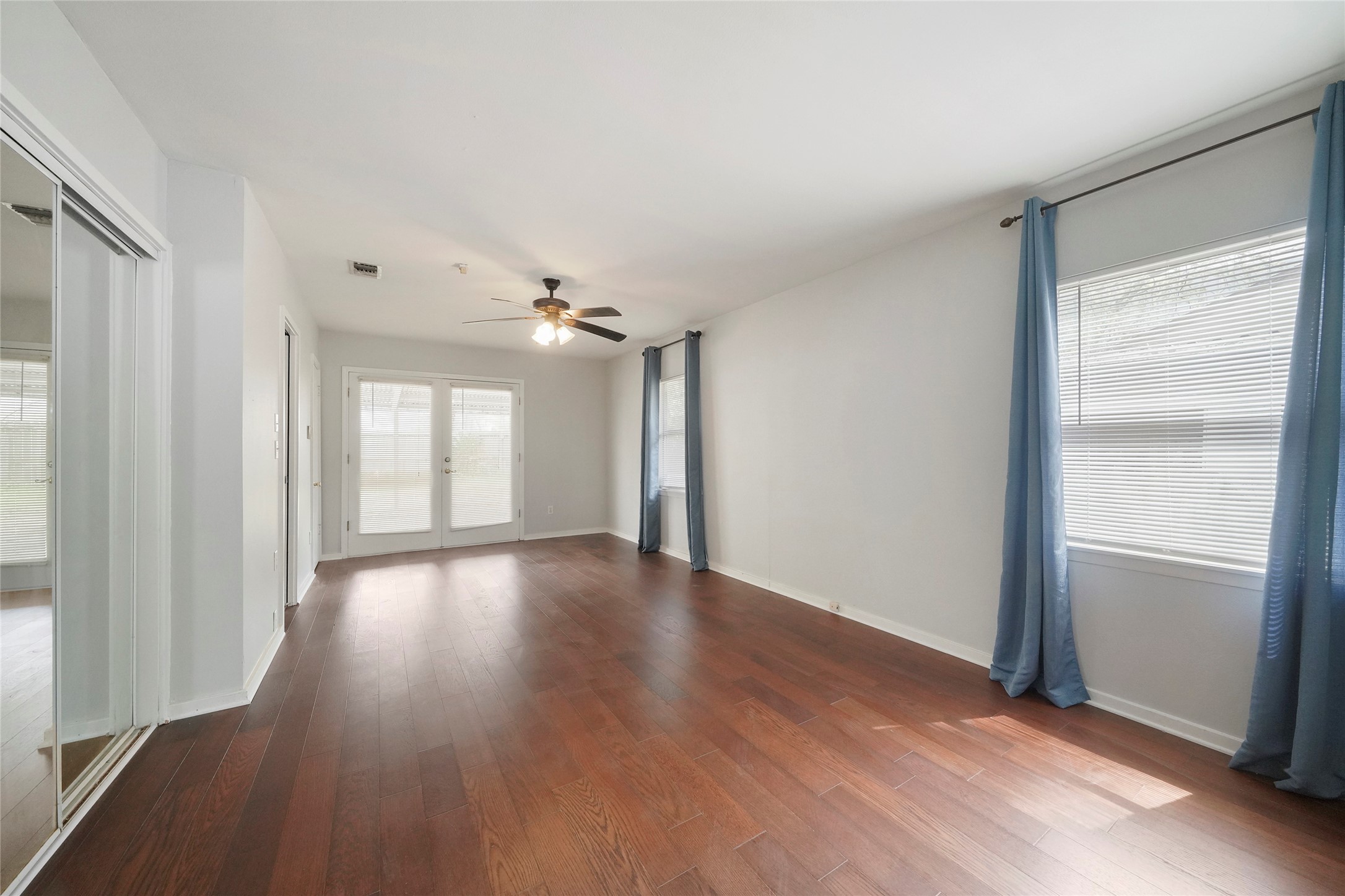 930 42nd Street Property Photo 22