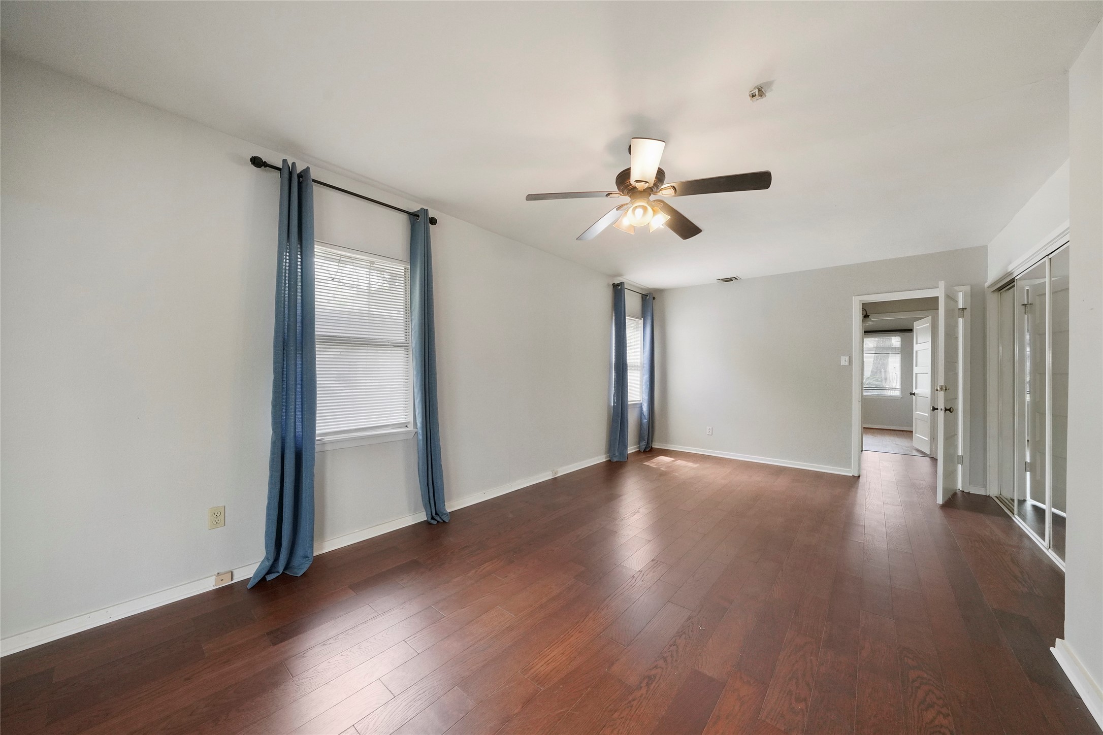 930 42nd Street Property Photo 23