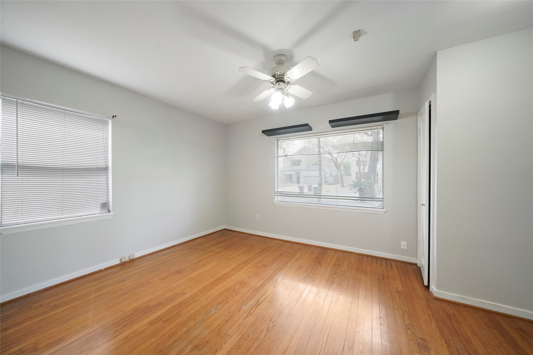 930 42nd Street Property Photo 25
