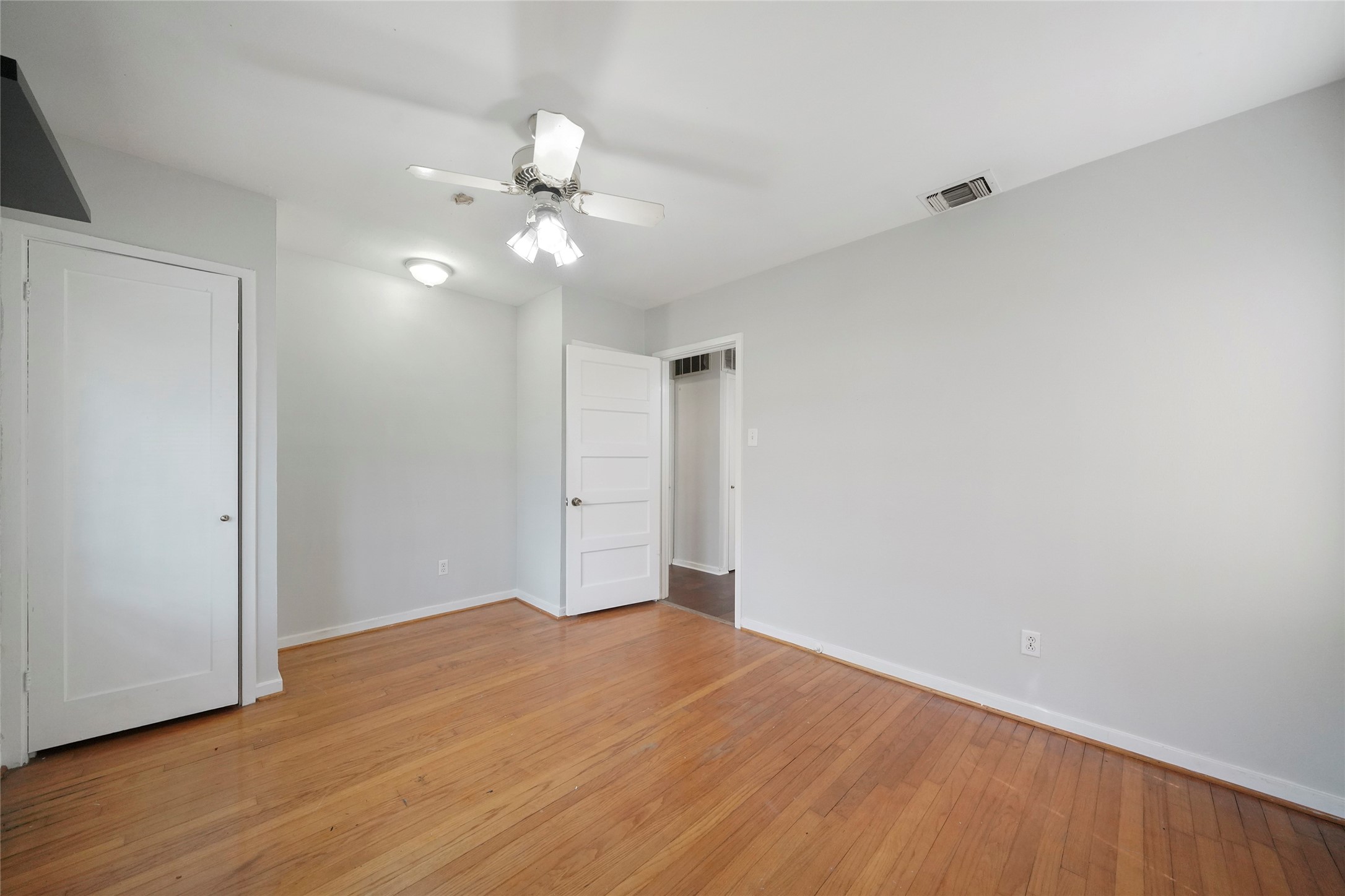 930 42nd Street Property Photo 26