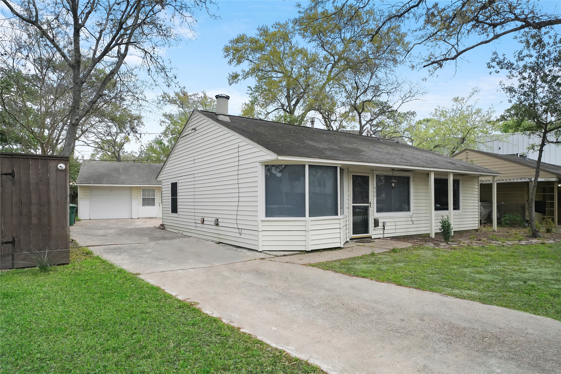 930 42nd Street Property Photo 35