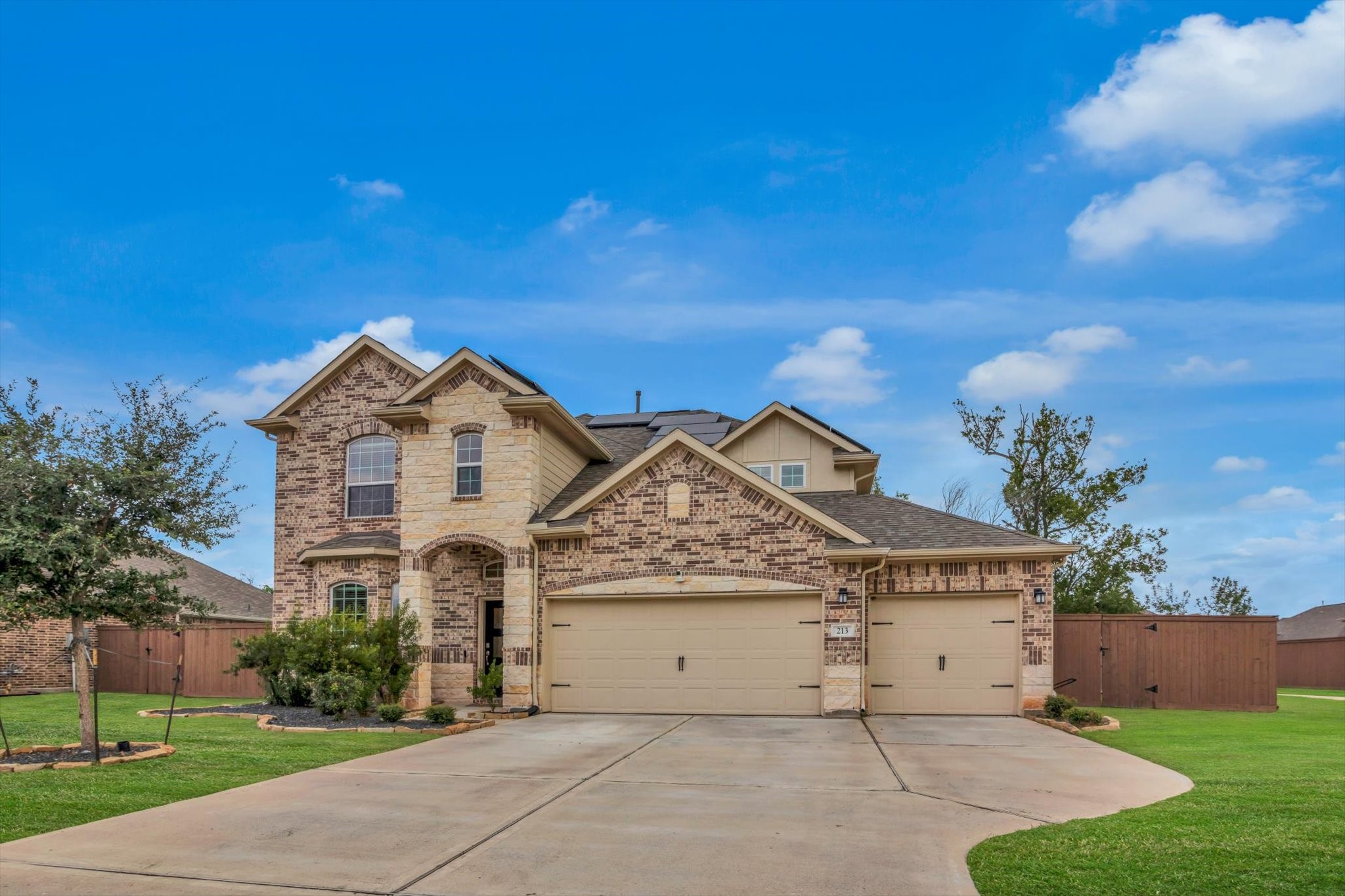 213 Bentwater Lane Property Photo