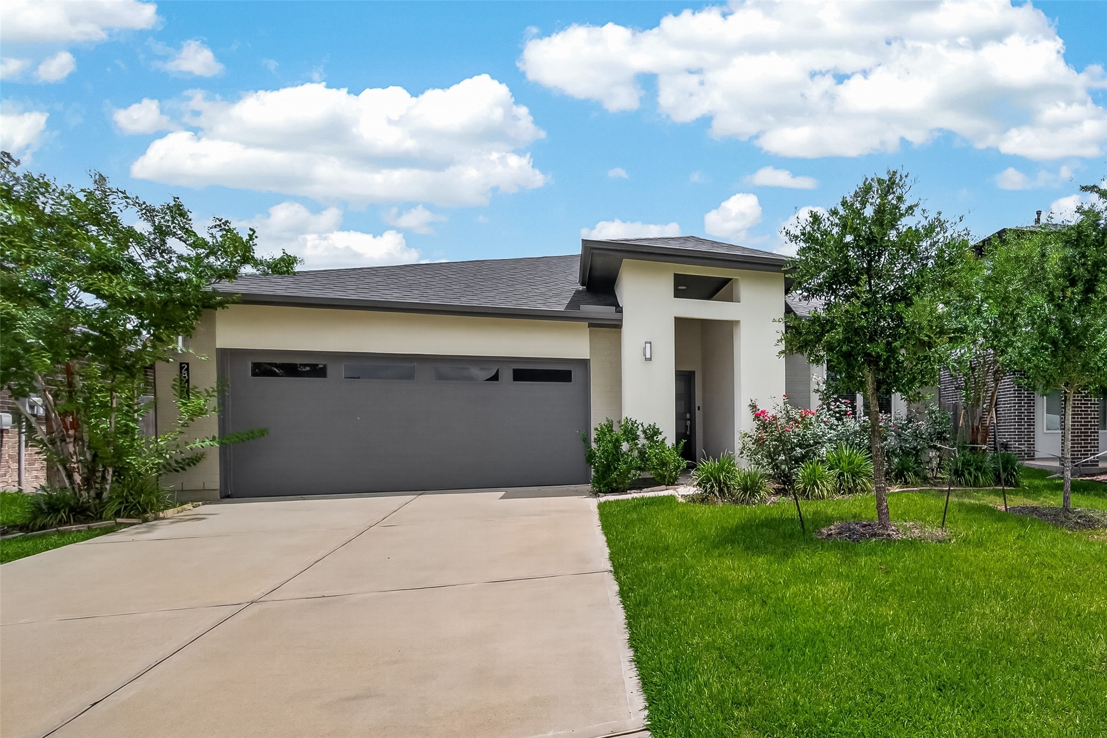 28419 Hazel Trail Property Photo 2