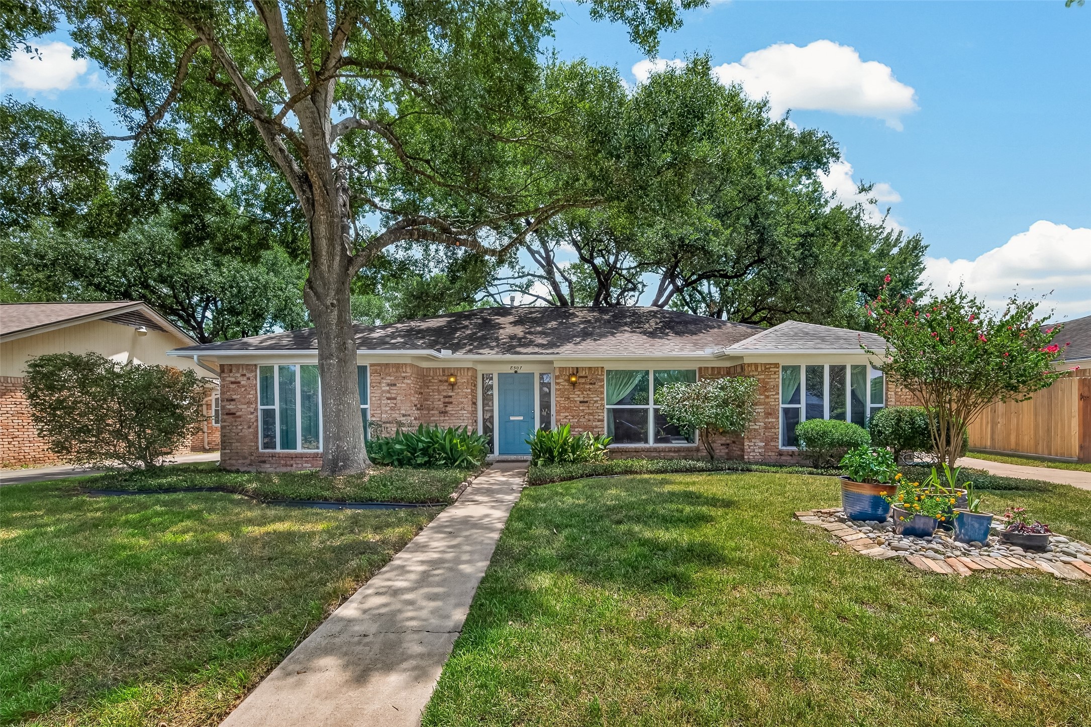 8507 Langdon Lane Property Photo 3