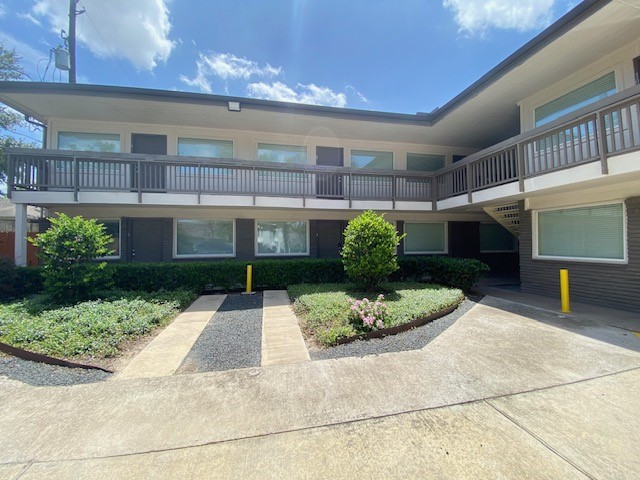 4701 Bell Street 6 Property Photo 1