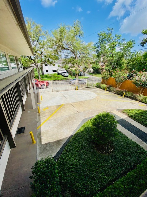 4701 Bell Street 6 Property Photo 16