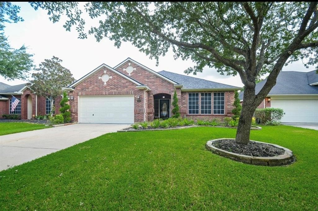 210 Riverway Bluff Lane Property Photo 1