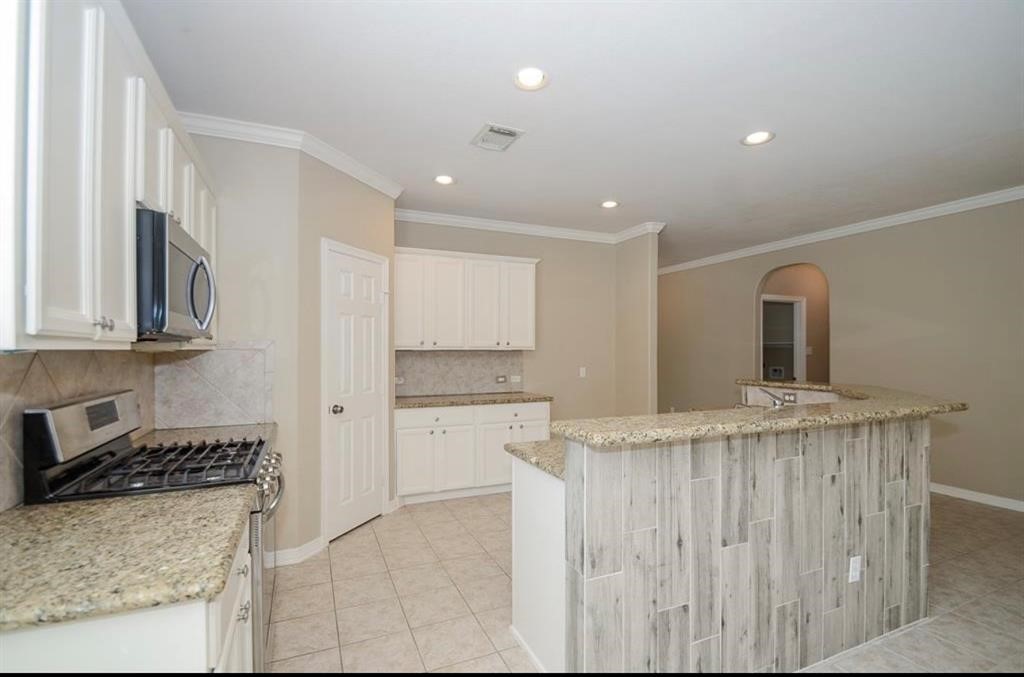 210 Riverway Bluff Lane Property Photo 2
