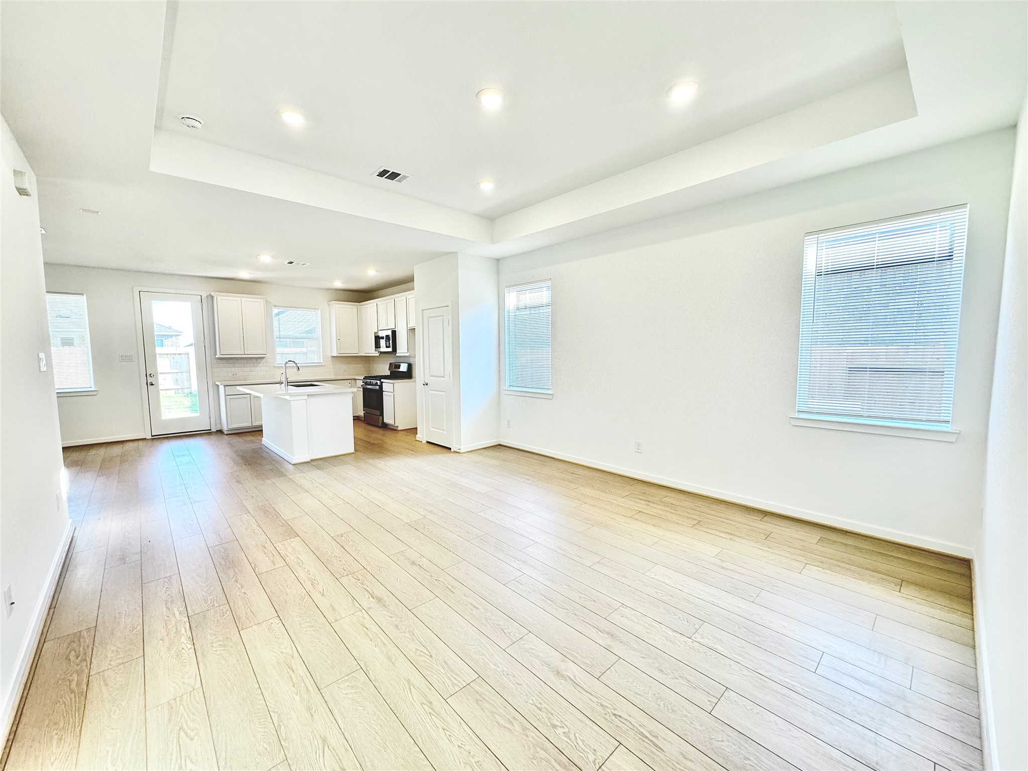 21823 White Stone Creek Dr Property Photo 3