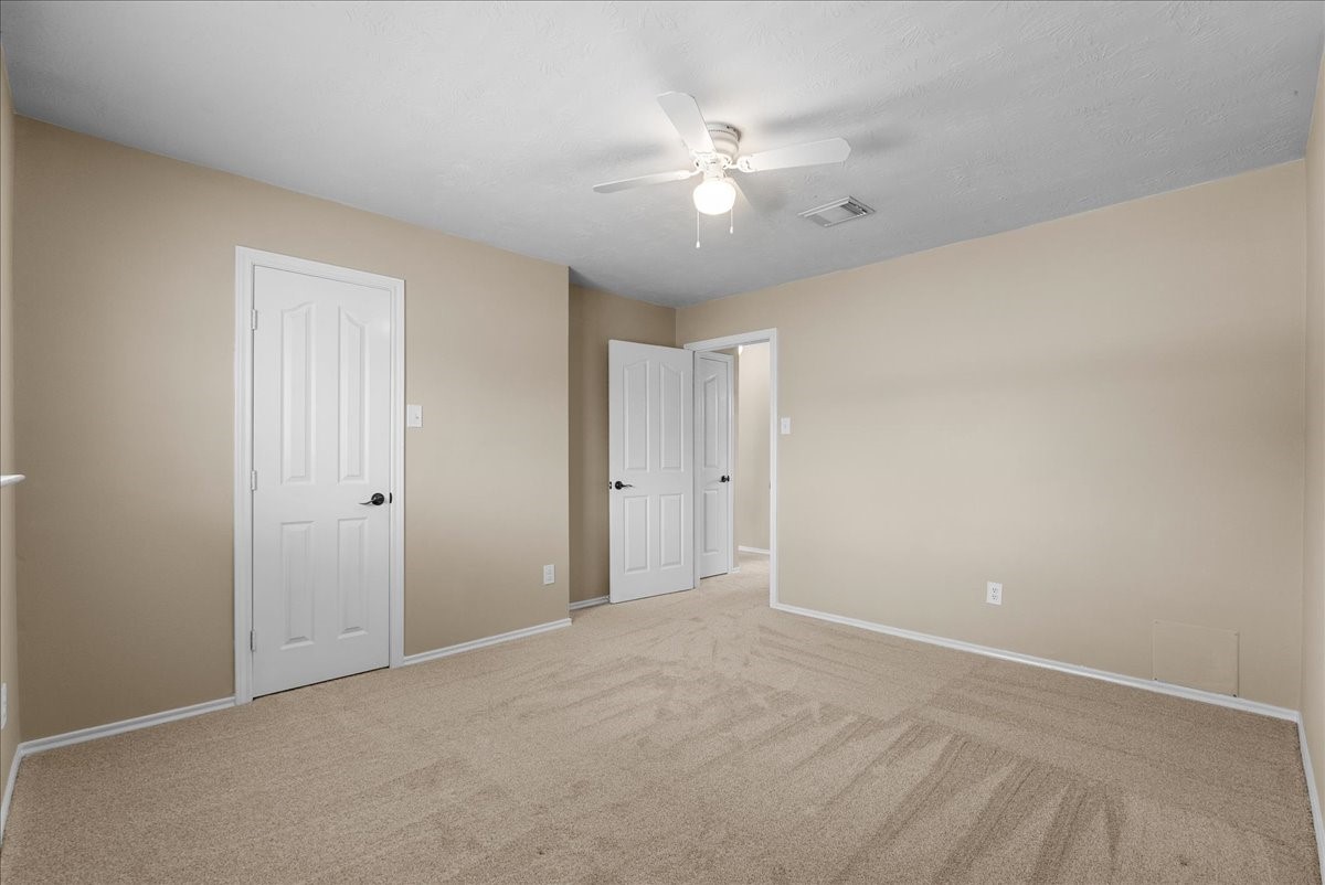 2618 George Street Property Photo 32