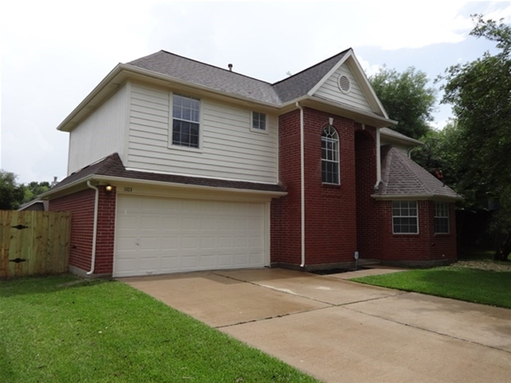 1103 Lochmoor Lane Property Photo 2