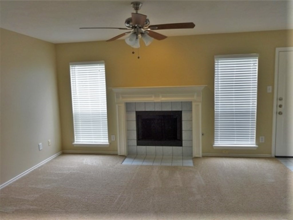 1103 Lochmoor Lane Property Photo 3