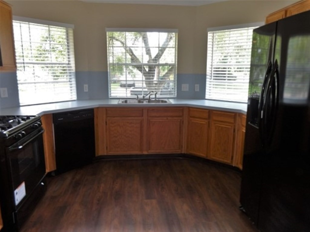 1103 Lochmoor Lane Property Photo 5