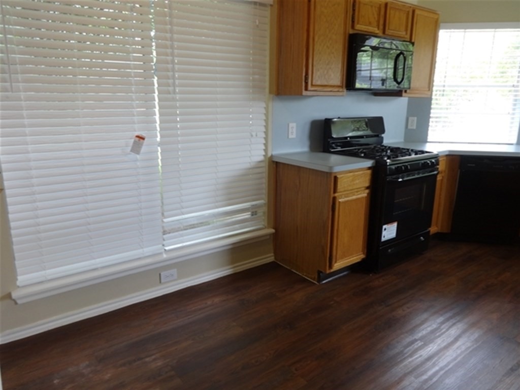 1103 Lochmoor Lane Property Photo 6