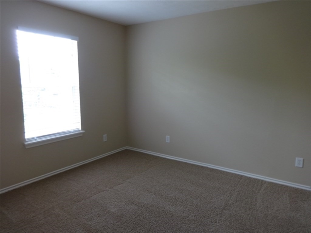 1103 Lochmoor Lane Property Photo 7