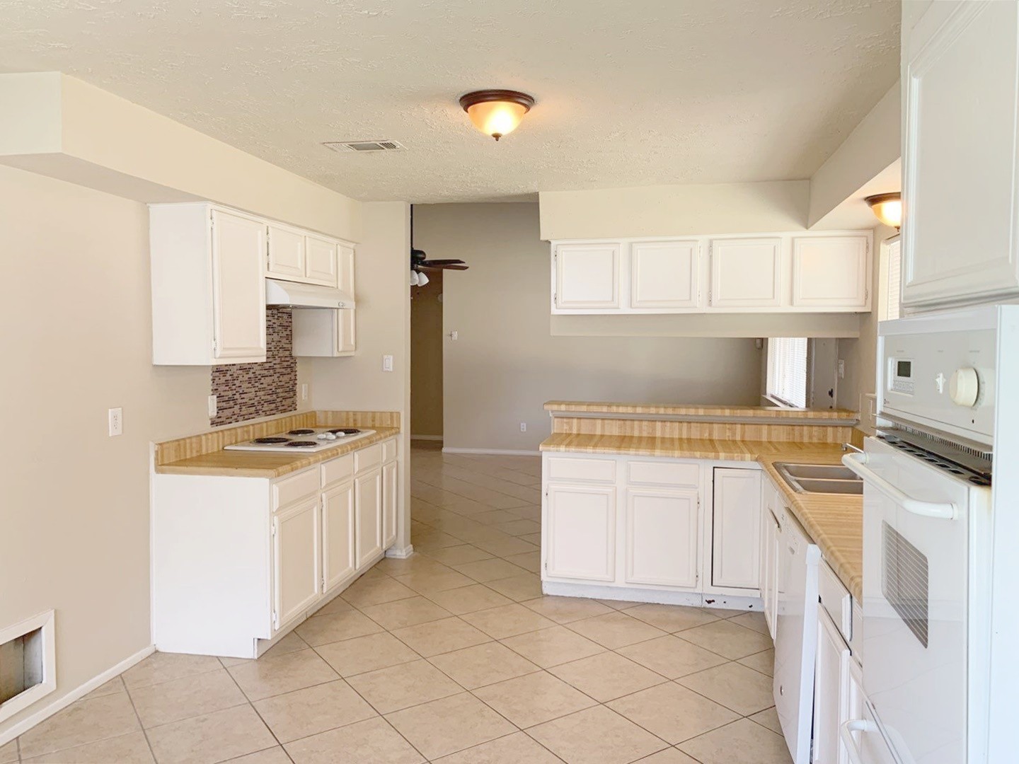 17138 Cutter Way Property Photo 4