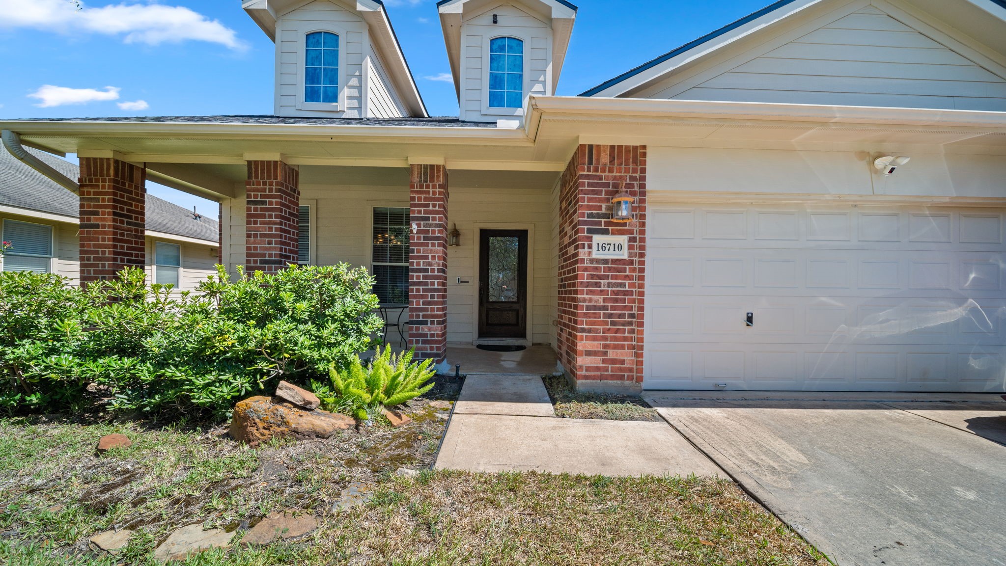 16710 Moss Green Court Property Photo 5