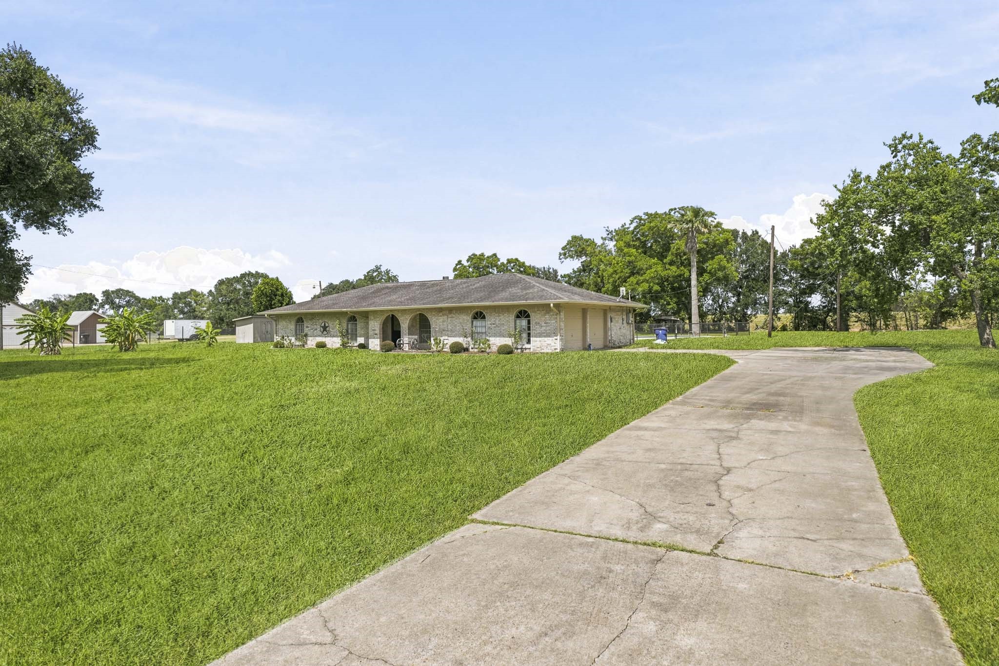 302 Country Road 893 Property Photo 5