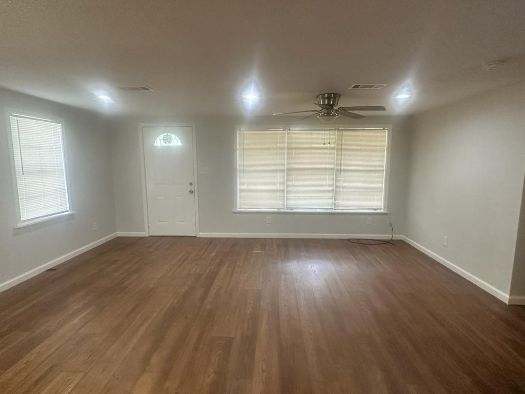 125 Kellum Street Property Photo 3