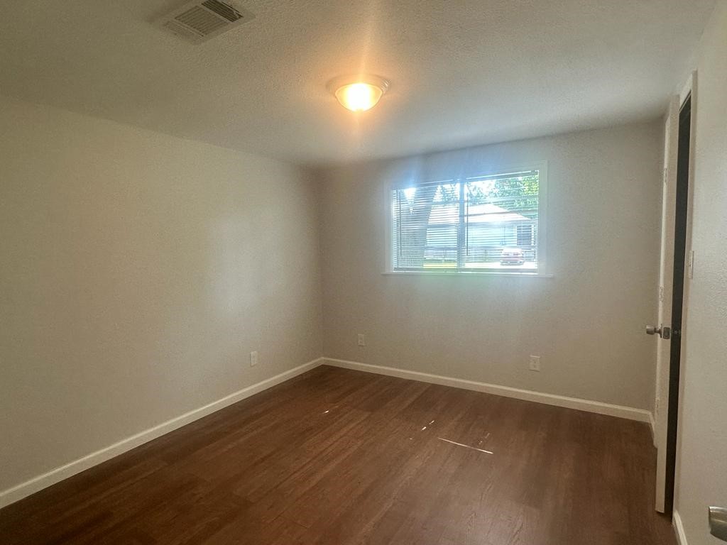 125 Kellum Street Property Photo 5