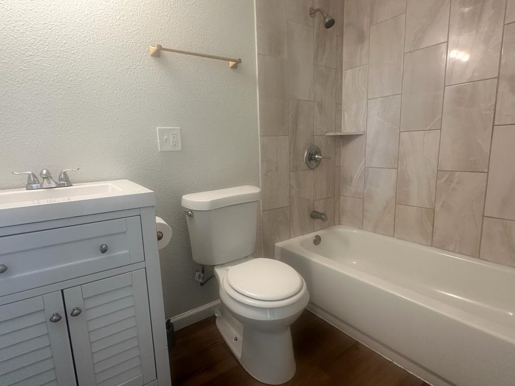 125 Kellum Street Property Photo 7