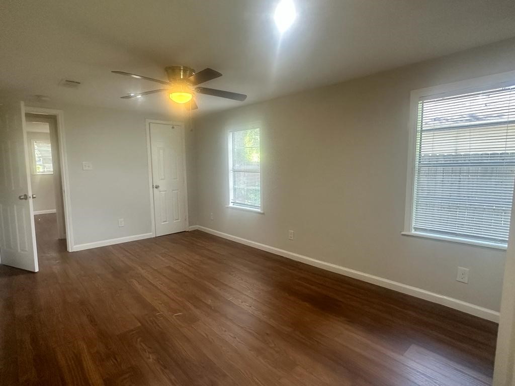 125 Kellum Street Property Photo 8