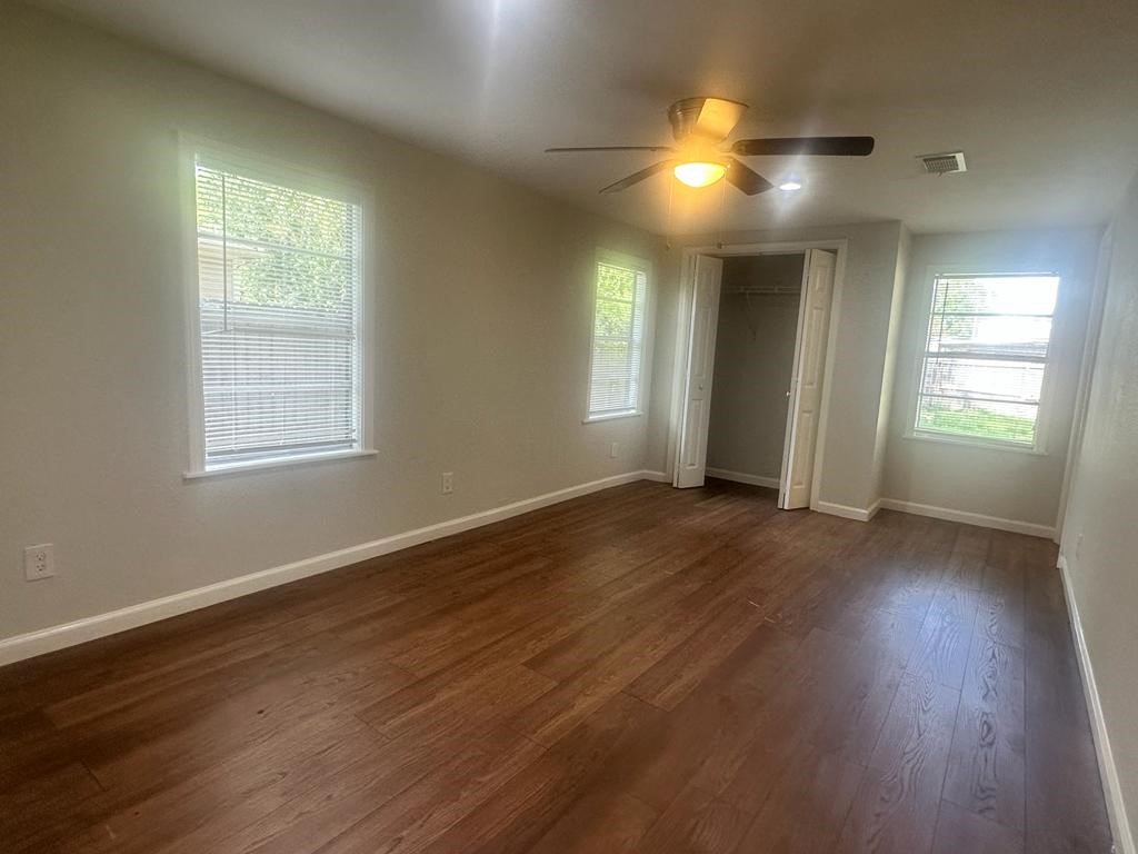 125 Kellum Street Property Photo 9