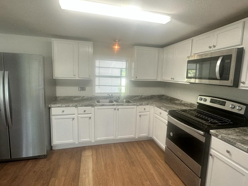 125 Kellum Street Property Photo 13