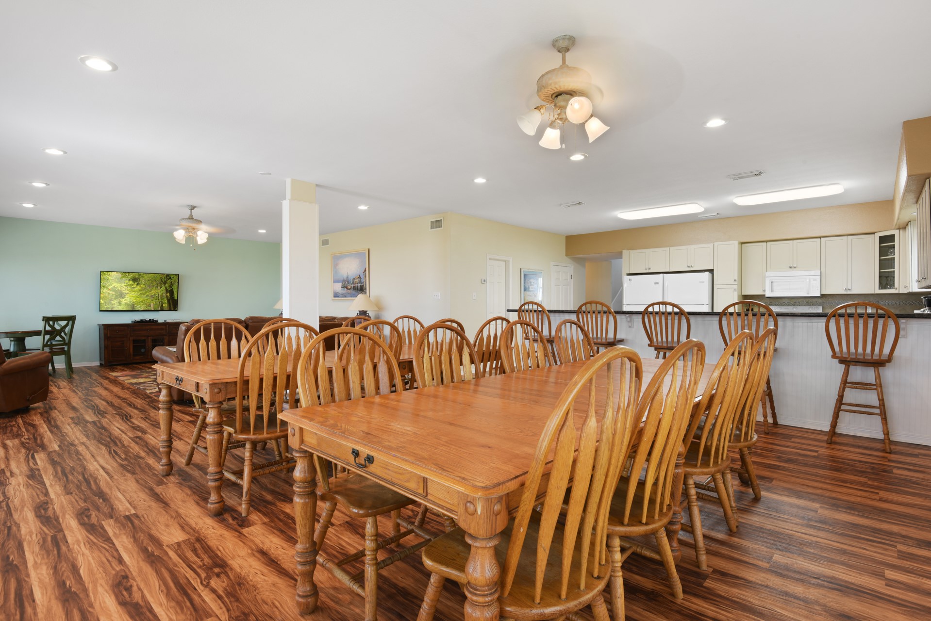 2438 Bluewater Highway Property Photo 10