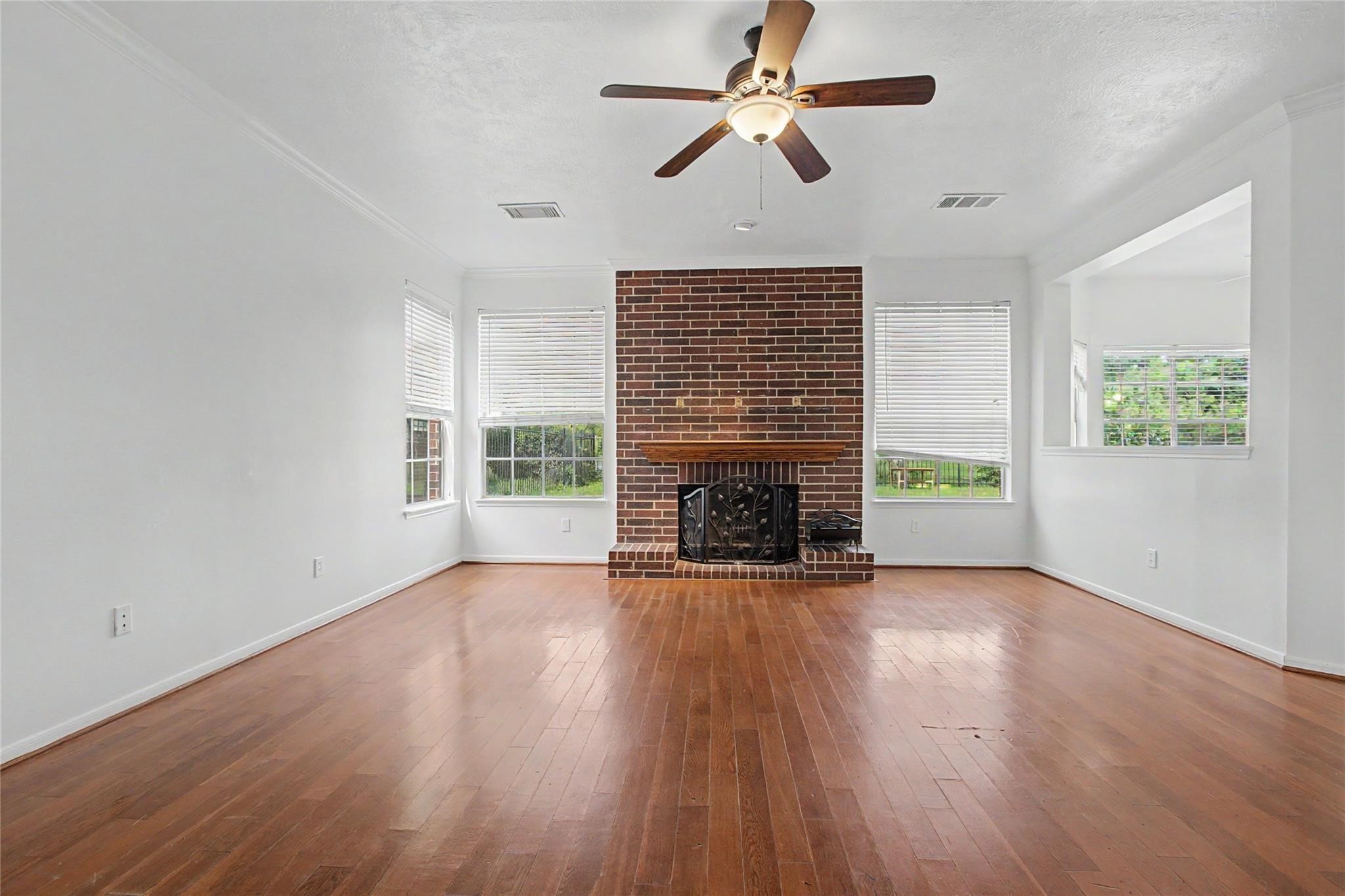 515 Spring Moss Drive Property Photo 5