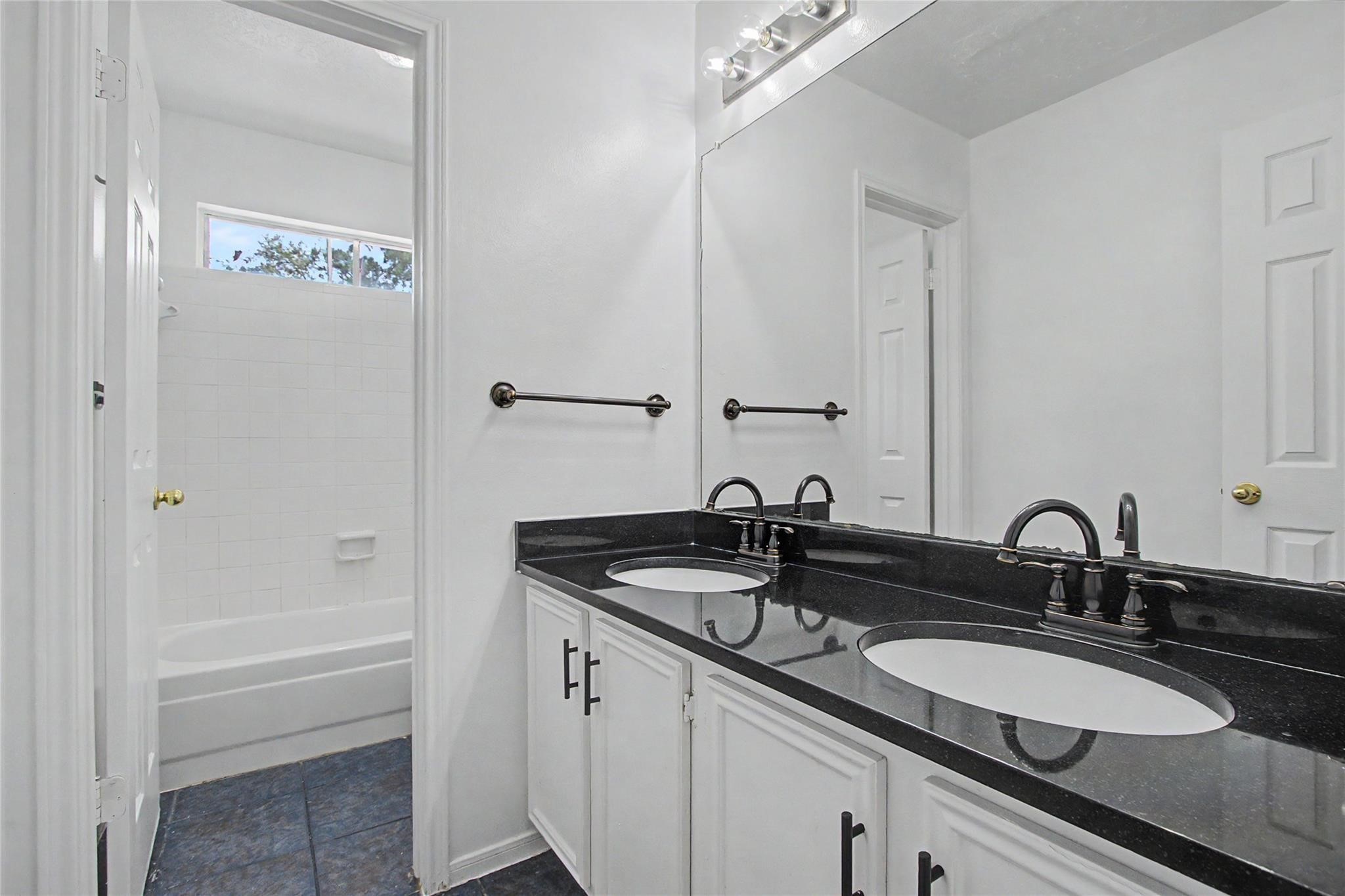 515 Spring Moss Drive Property Photo 15