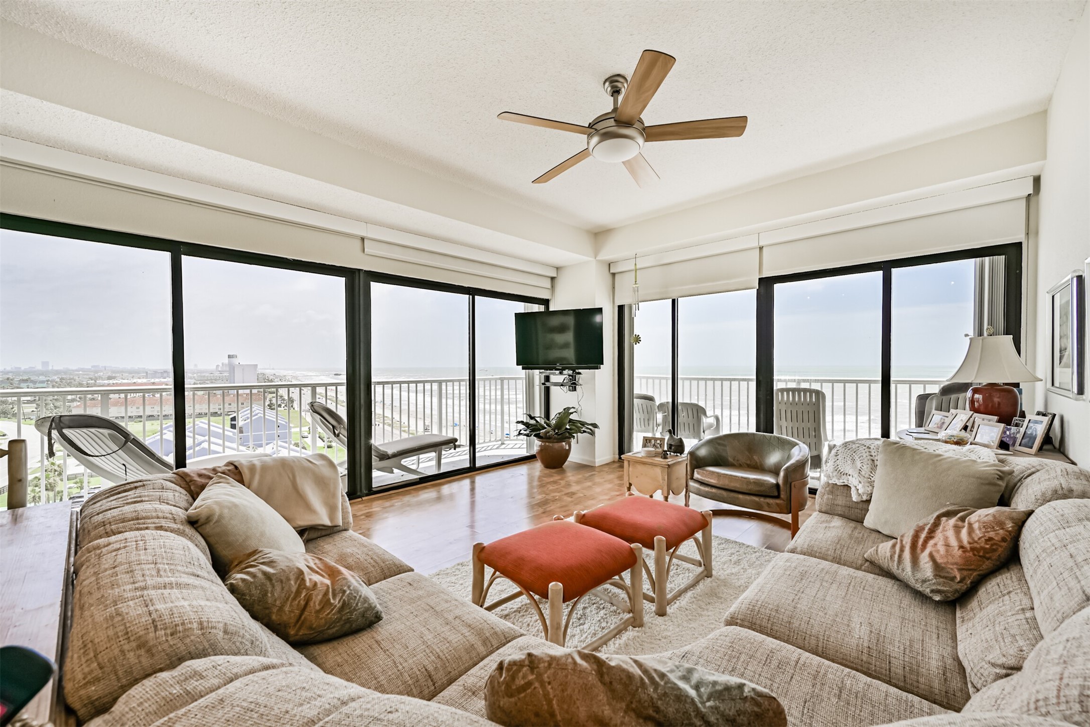 7700 Seawall Boulevard 1001 Property Photo 1