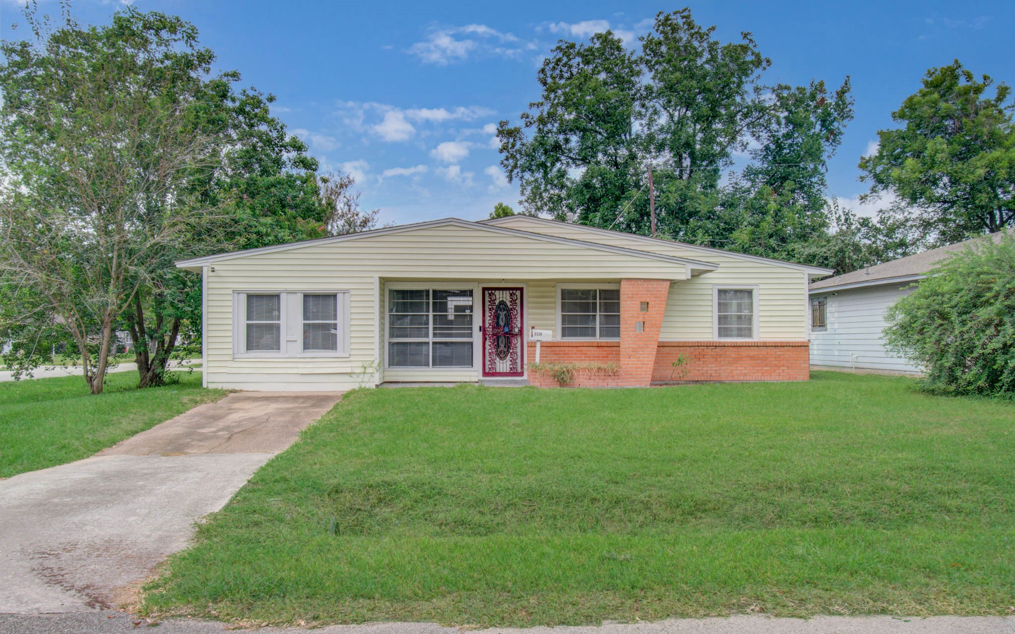 3326 Proswimmer Street Property Photo 1