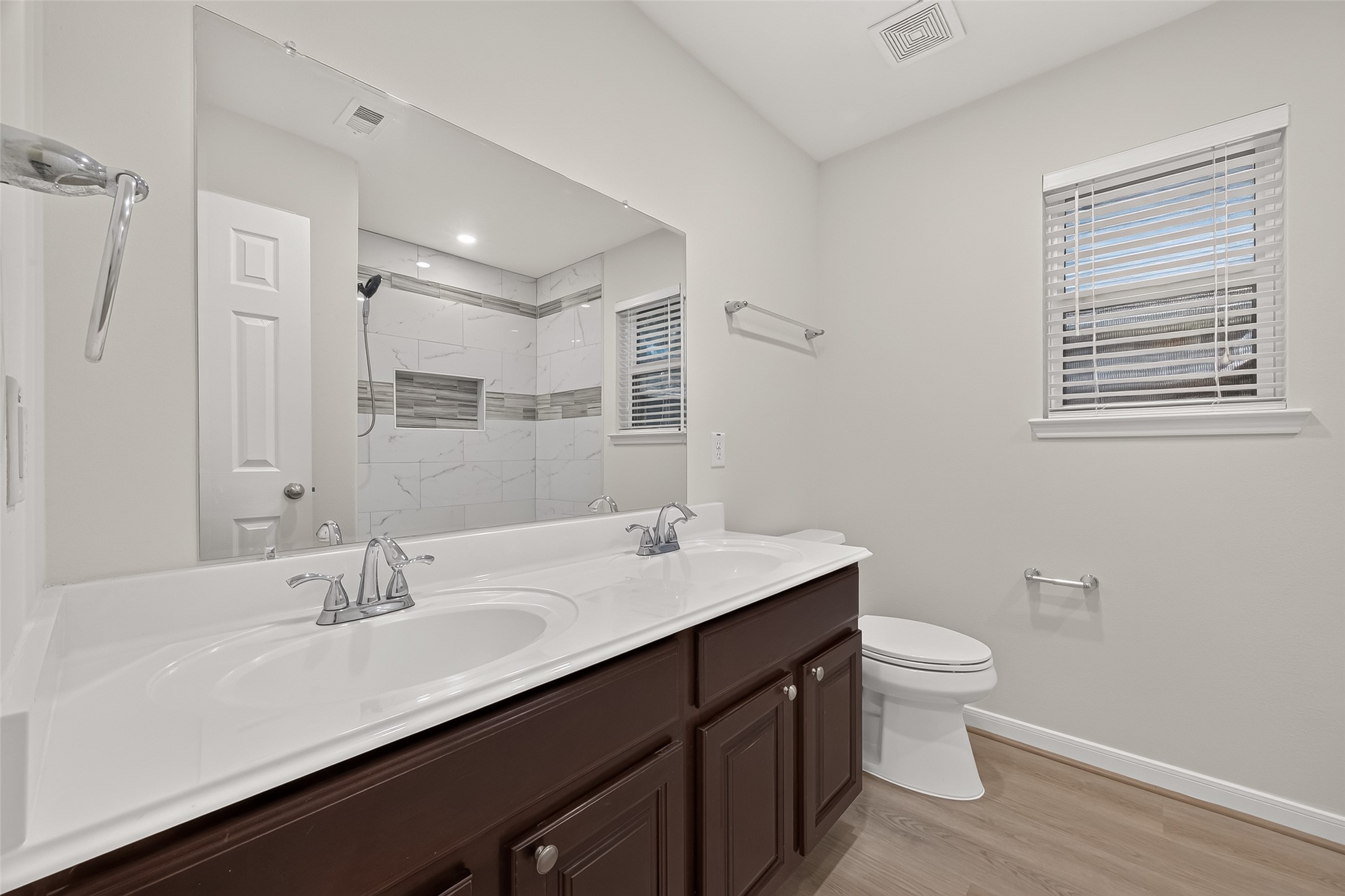 5607 Granite Falls Ln Property Photo 20