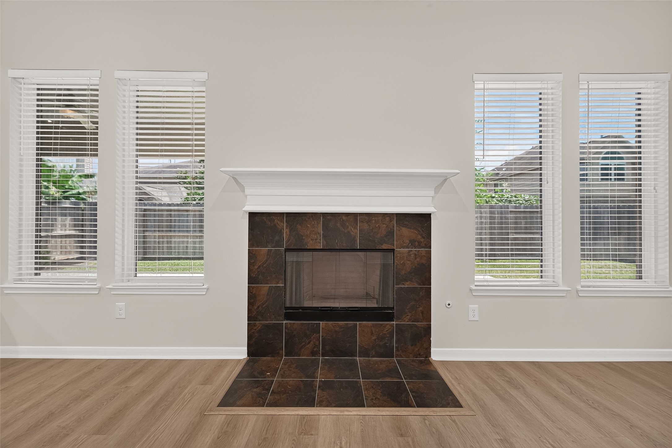 5607 Granite Falls Ln Property Photo 24