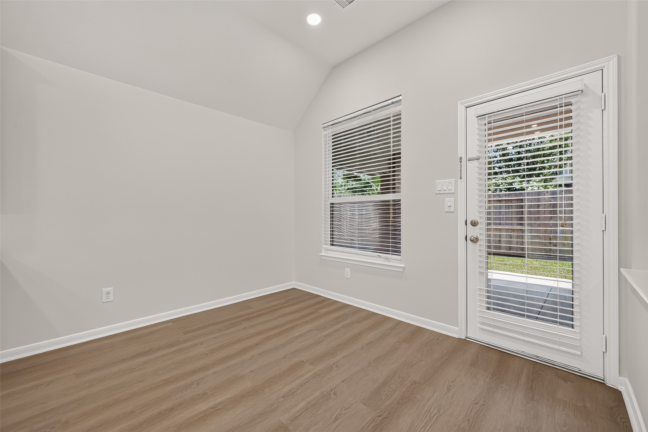 5607 Granite Falls Ln Property Photo 31