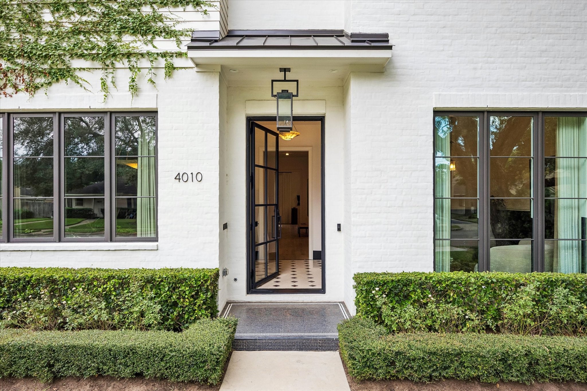 4010 W Alabama Street Property Photo 3