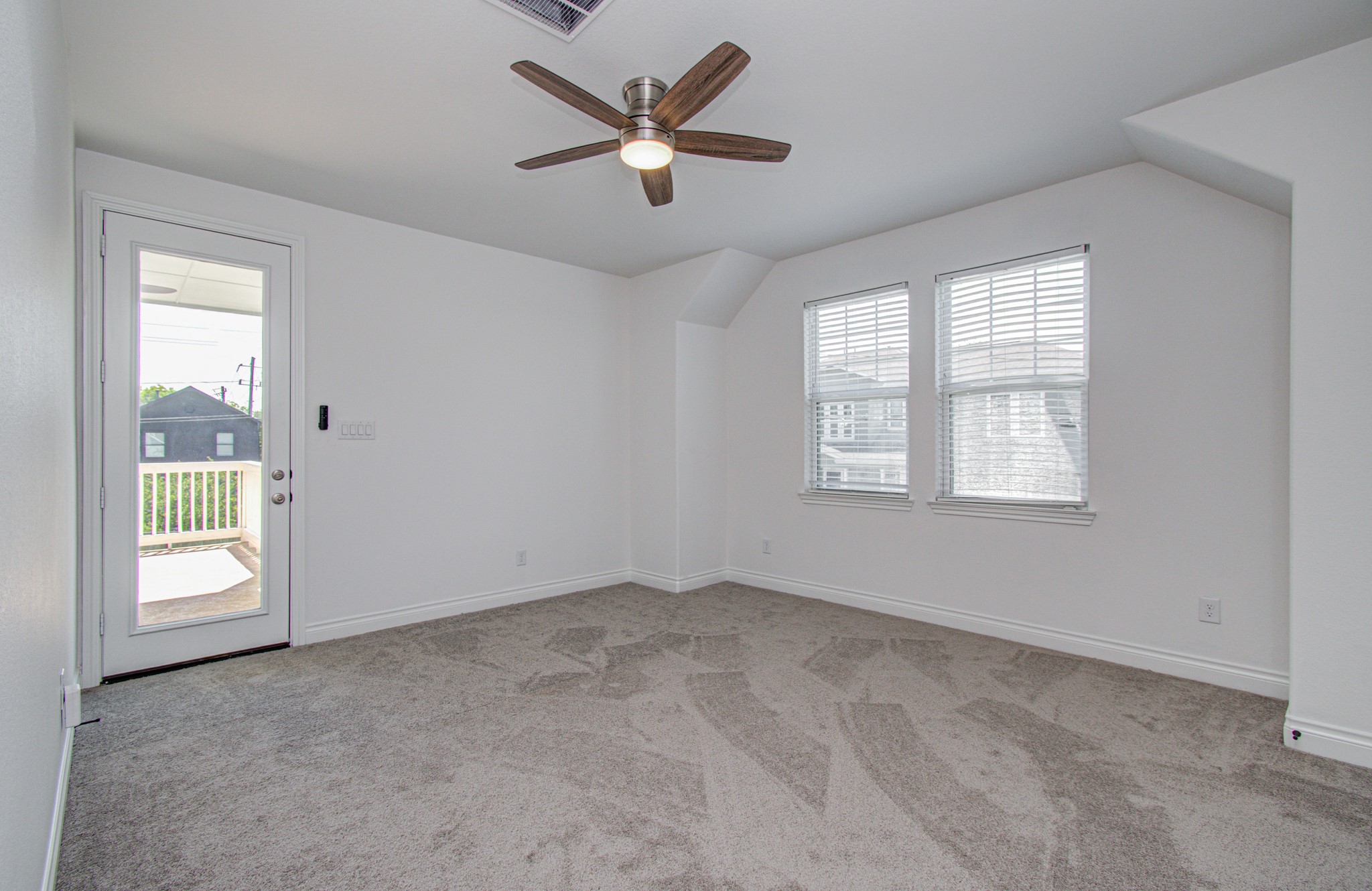 6621 N Main Street Property Photo 19