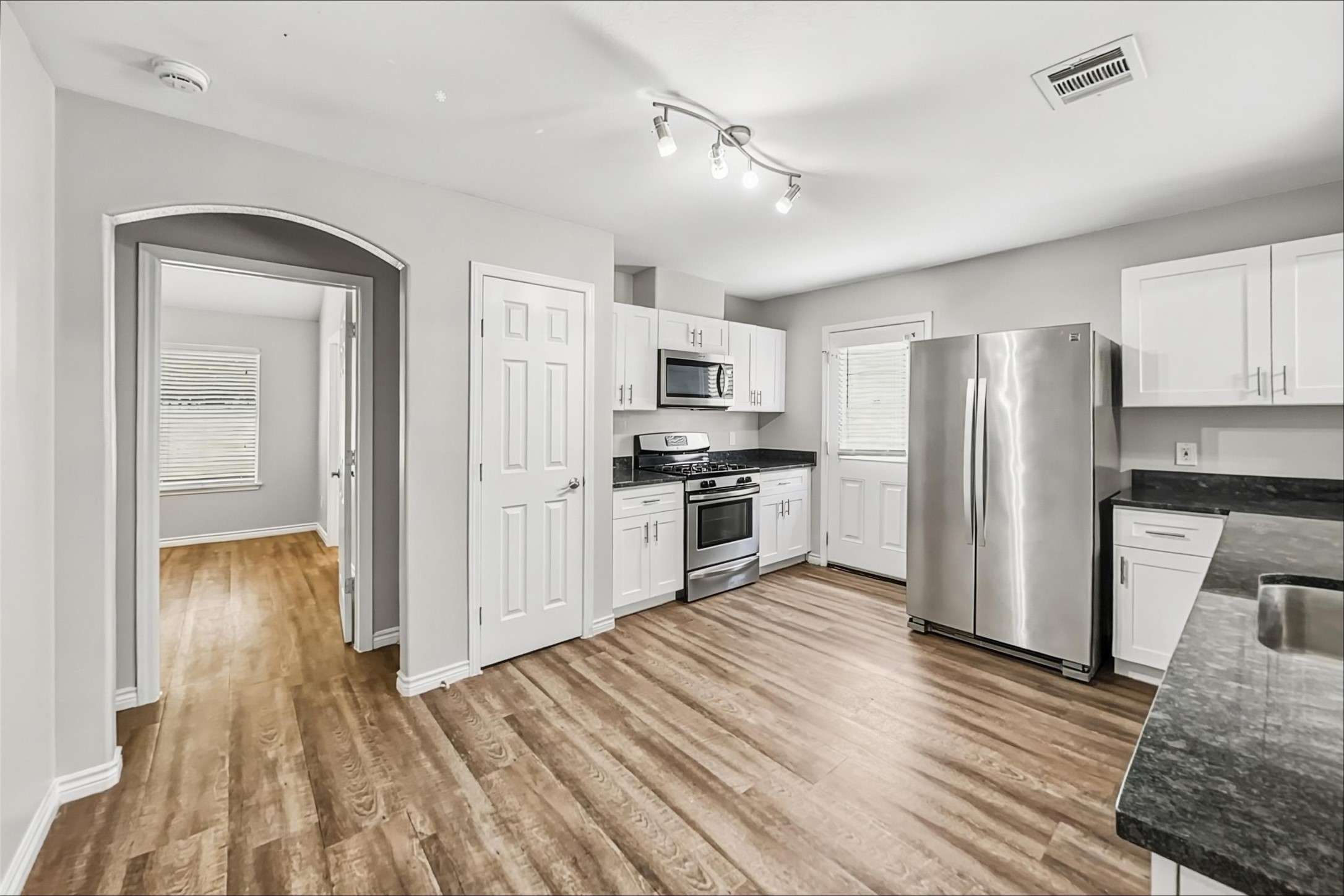 13211 Ambrosa Drive Property Photo 2