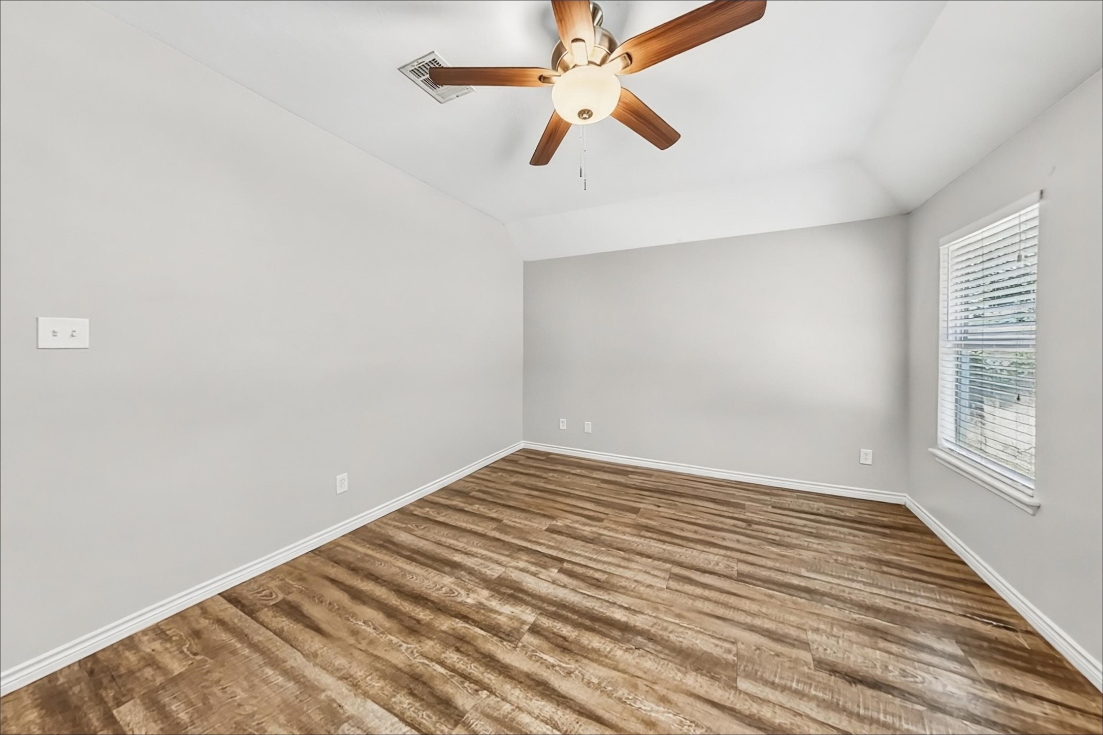 13211 Ambrosa Drive Property Photo 7
