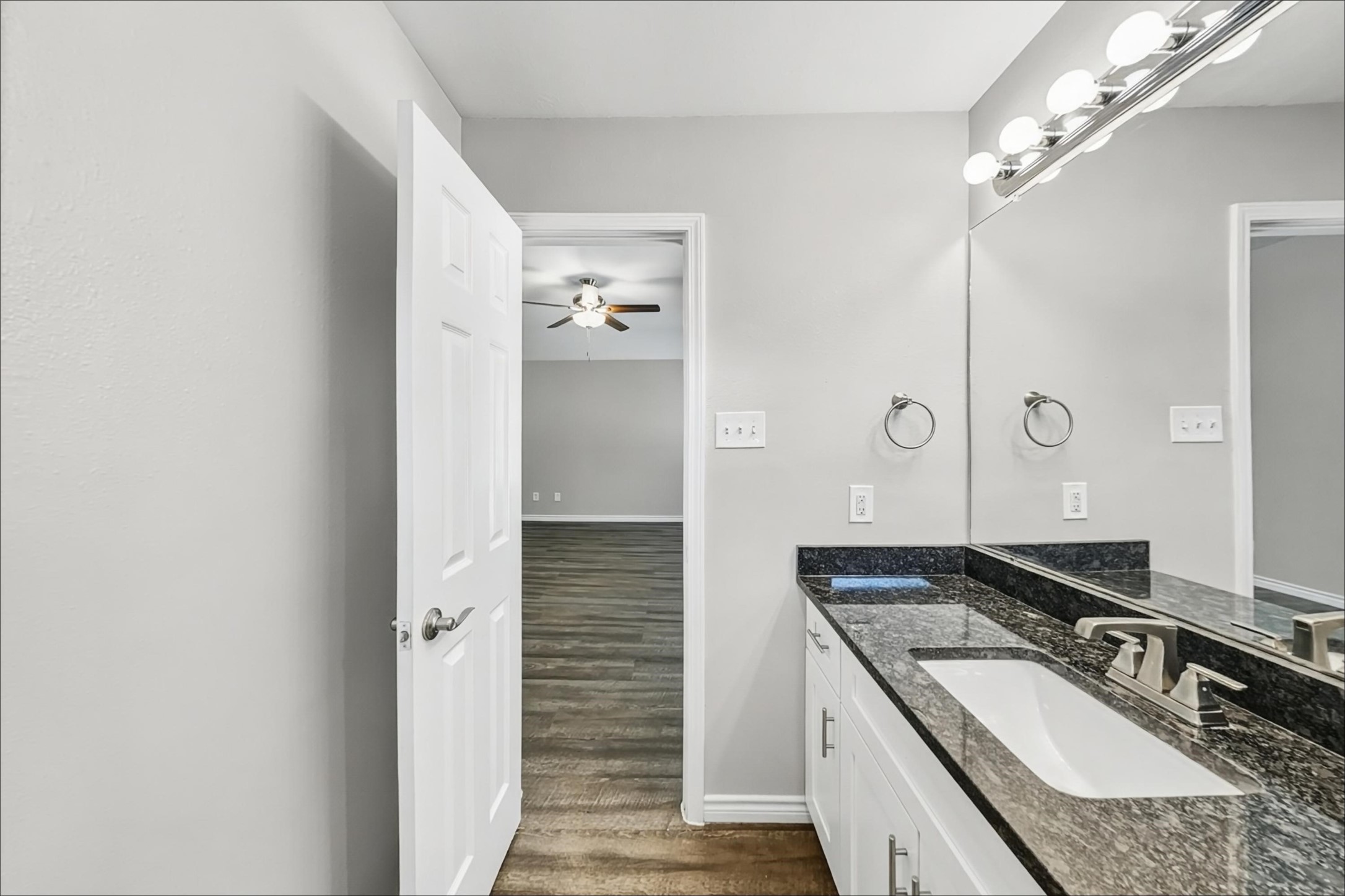 13211 Ambrosa Drive Property Photo 8