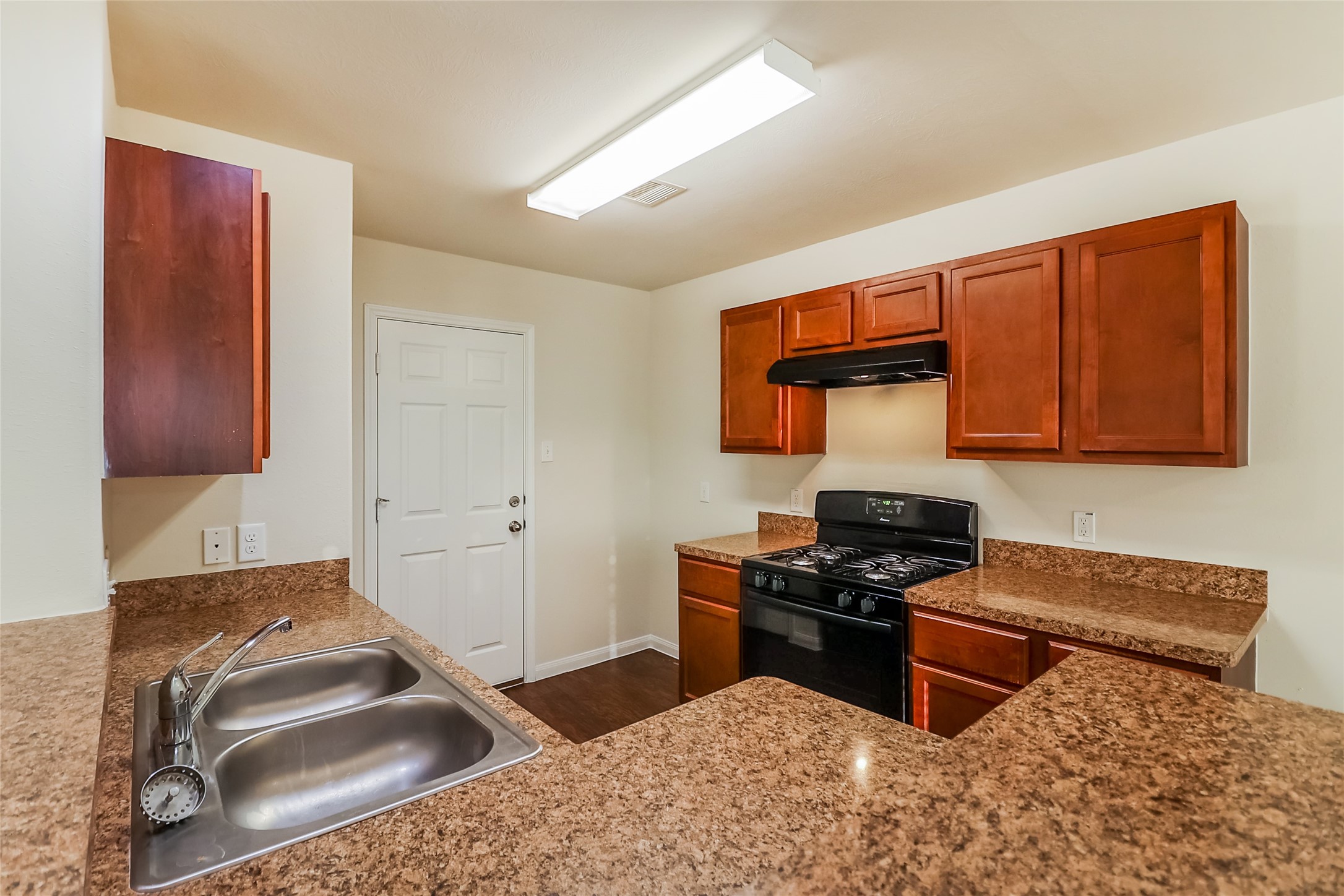 13009 Baileys Run Property Photo 1