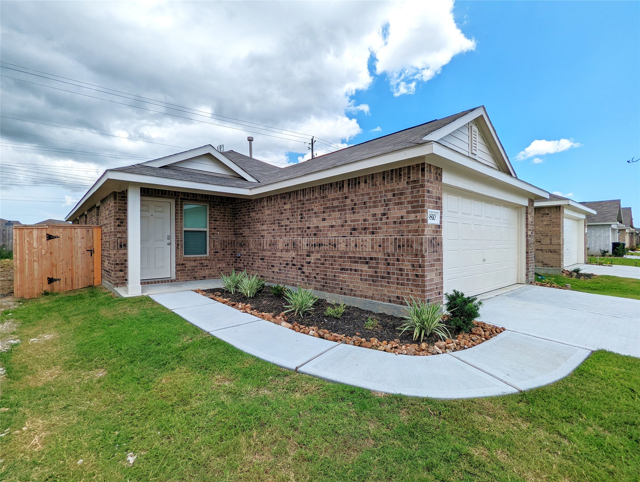 8810 Wooster Trails Drive Property Photo 1
