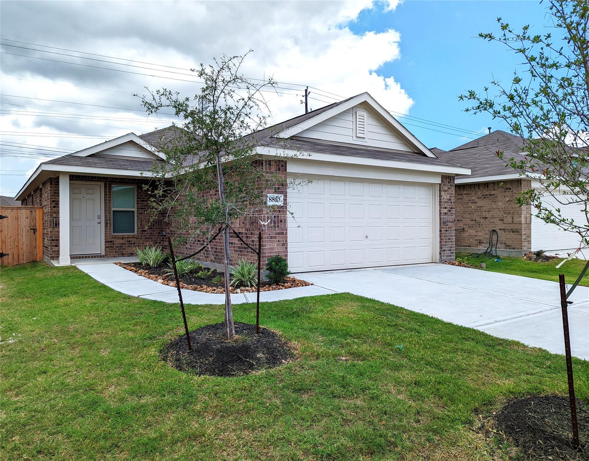 8810 Wooster Trails Drive Property Photo 2
