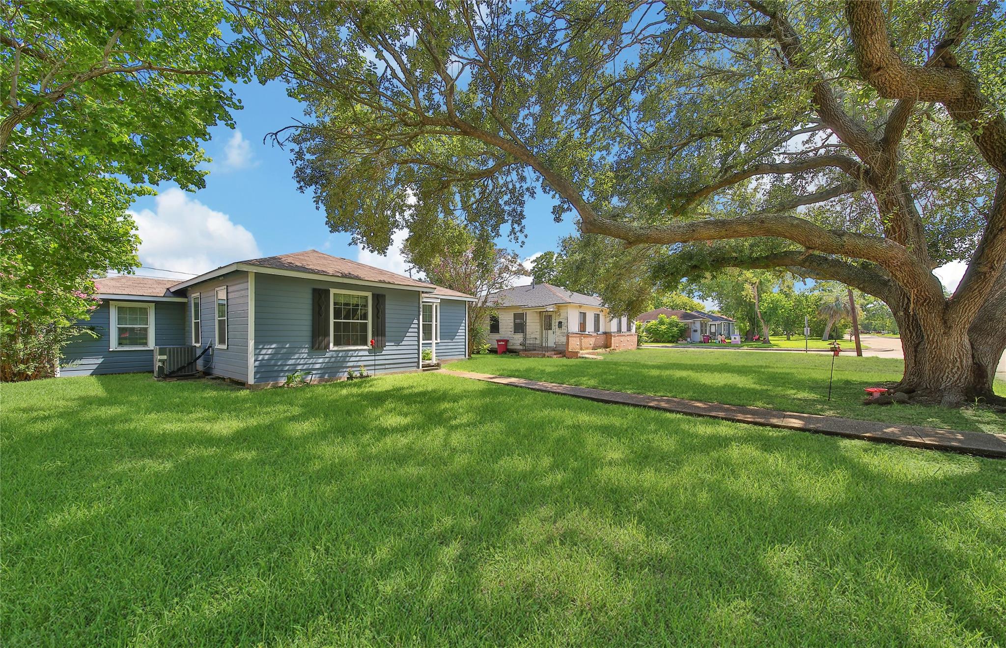 1606 W 8th Street, Freeport Tx 77541 Property Photo 2