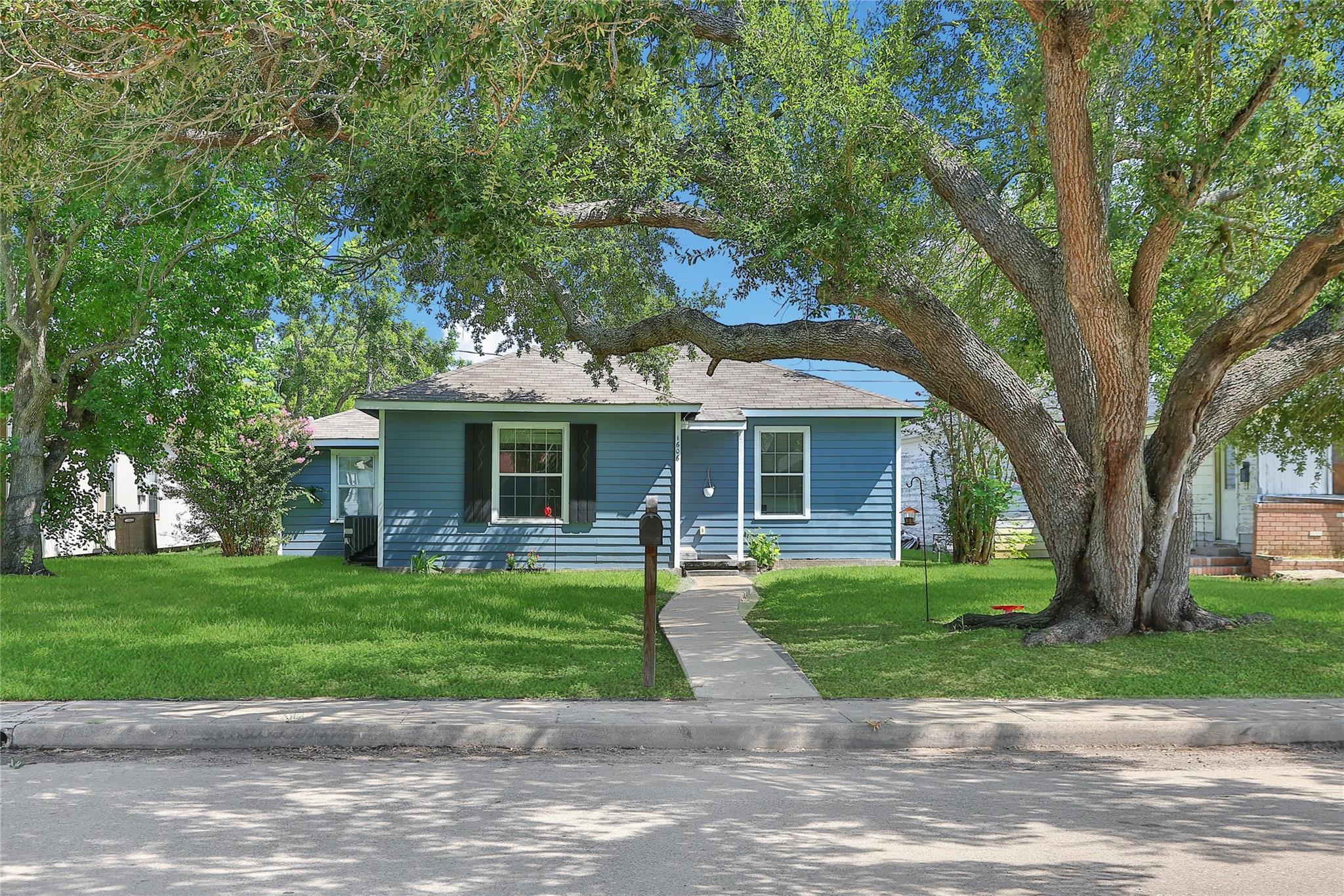 1606 W 8th Street, Freeport Tx 77541 Property Photo 7