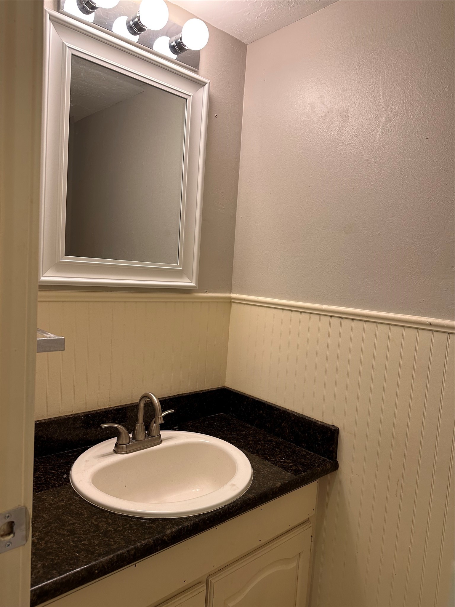 3323 Brookdale Drive Drive Property Photo 5
