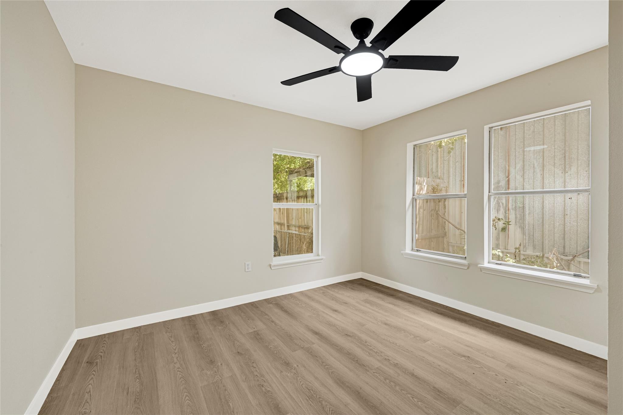 6820 Avenue L Property Photo 18